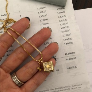 디올 목걸이 D3010 2020/신상 (정품과 비교가능한 퀄리티)