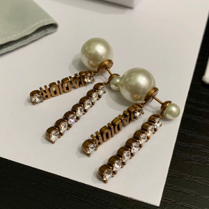 디올 귀걸이 D4013 2020/신상 (정품과 비교가능한 퀄리티)