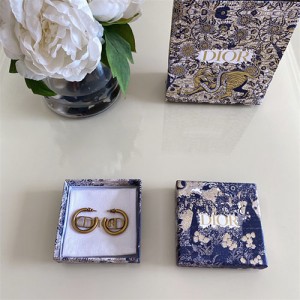 디올 귀걸이 D5520 2023/신상 (정품과 비교가능한 퀄리티)