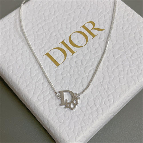 디올 목걸이 D69808 2023/신상 (정품과 비교가능한 퀄리티)