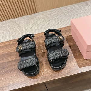 미우미우 여성용 샌들 M95836-2 2024/신상