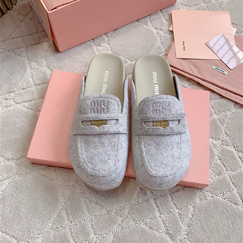 미우미우 여성용 슬리퍼 M44826-1 2024/신상
