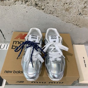 미우미우 여성용 스니커즈 M54714-2 2024/신상