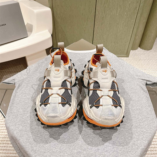 발렌시아가 남여공용 스니커즈 B69782-1 2025/신상