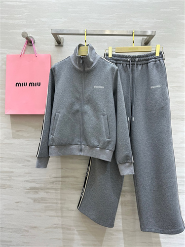 미우미우 트레이닝 세트 M44705 2025/신상