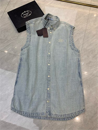 프라다 데님 민소매 셔츠 P12604 2025/신상