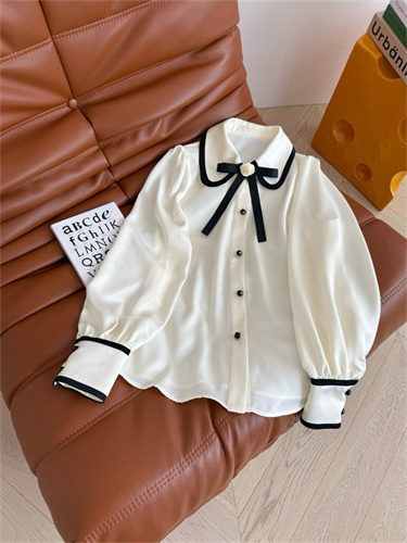 샤넬 블라우스 C92805 2025/신상