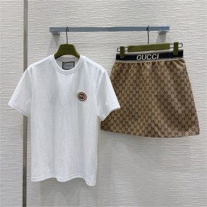 구찌 반팔 티셔츠 스커트 세트 G33402 2025/신상
