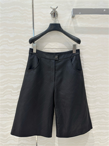 샤넬 양가죽 반바지 C34995 2025/신상