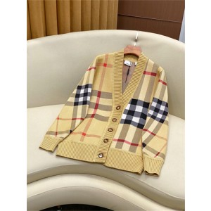 버버리 긴팔 가디건 B43302 2025/신상