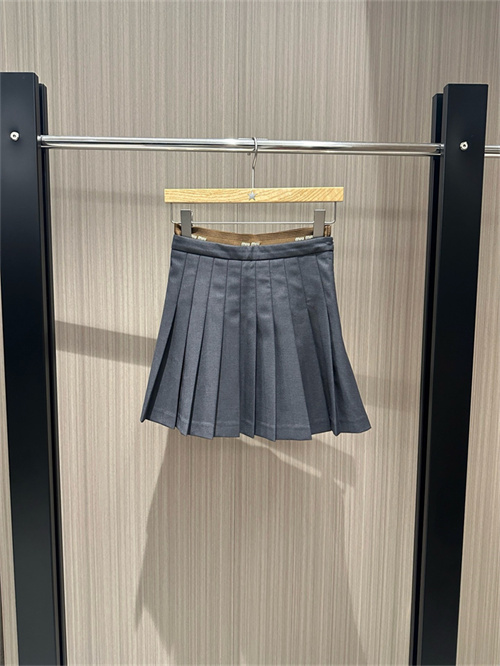 미우미우 스커트 M32555 2025/신상