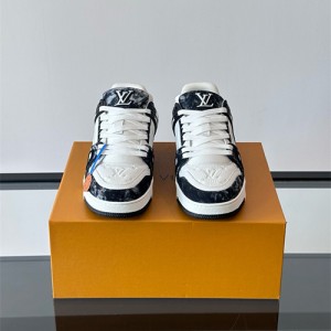 루이비통 남여공용 스니커즈 L92229-1 2025/신상