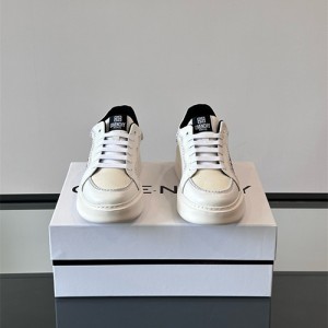 지방시 남성용 스니커즈 G86884-2 2025/신상