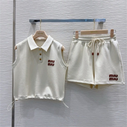 미우미우 민소매 폴로 티셔츠 반바지 세트 M73409 2025/신상