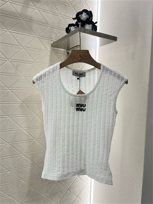 미우미우 민소매 M61904 2025/신상