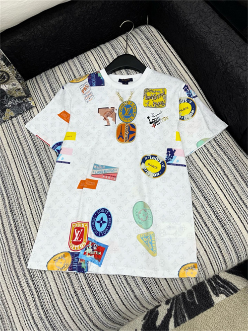 루이비통 반팔 티셔츠 L21758 2025/신상