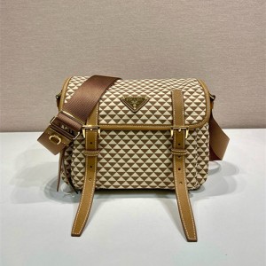 프라다 삼각 로고 심볼 자수 리나일론 숄더백 1BD383 2025/신상