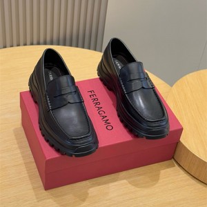 페레가모 남성용 로퍼 F33094-1 2025/신상