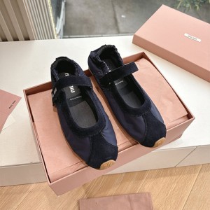 미우미우 여성용 단화 M82362-1 2025/신상