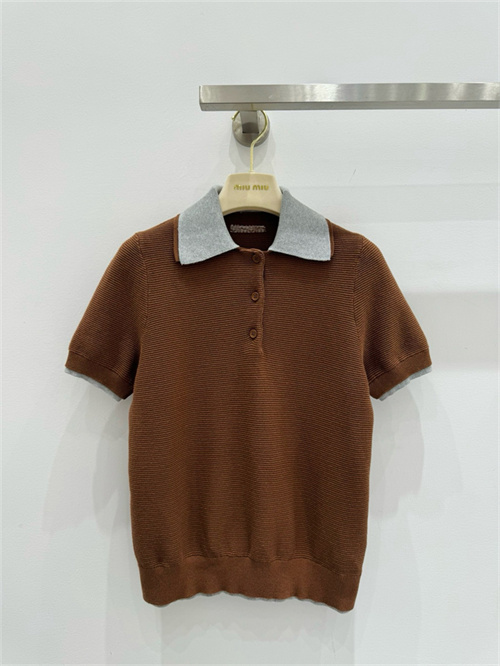 미우미우 반팔 폴로 니트 M82205 2025/신상