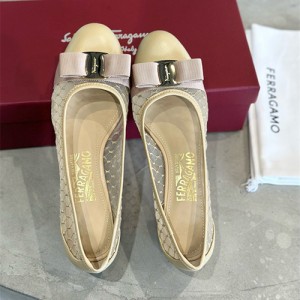 페레가모 여성용 단화 (굽높이3.5CM) F64805-1 2025/신상