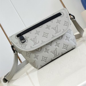 루이비통 펄스 메신저 크로스백 M14794 2025/신상