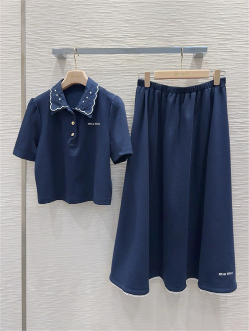 미우미우 반팔 폴로 티셔츠 스커트 세트 M83609 2025/신상