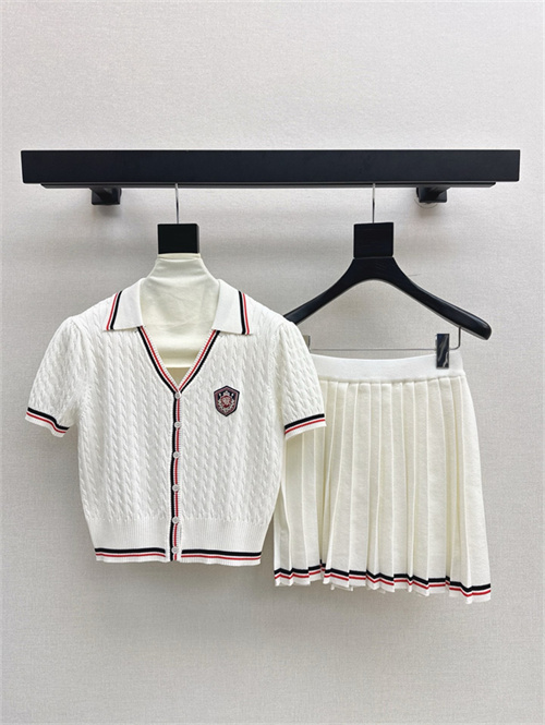 톰브라운 반팔 가디건 스커트 세트 T42907 2025/신상