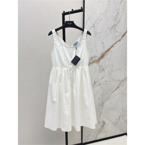 프라다 민소매 원피스 P62804 2025/신상