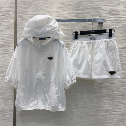 프라다 후드 트레이닝 세트 P64201 2025/신상