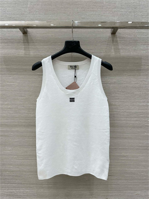 미우미우 민소매 M61805 2025/신상