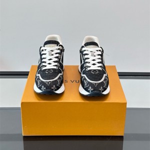 루이비통 남여공용 스니커즈 L94241-1 2025/신상