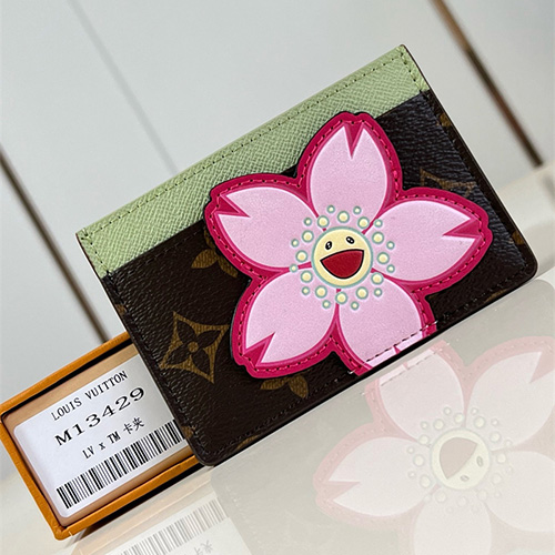 루이비통 타카시 카드/명함지갑 M13429 2025/신상