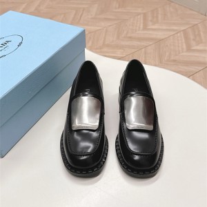 프라다 여성용 로퍼 P56523-1 2025/신상