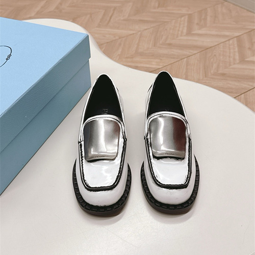 프라다 여성용 로퍼 P56523-2 2025/신상