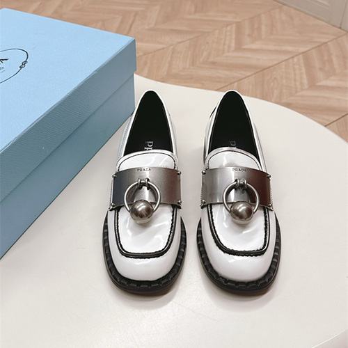 프라다 여성용 로퍼 P56533-2 2025/신상