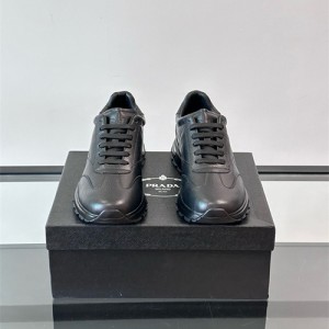 프라다 남성용 스니커즈 P97920-2 2025/신상