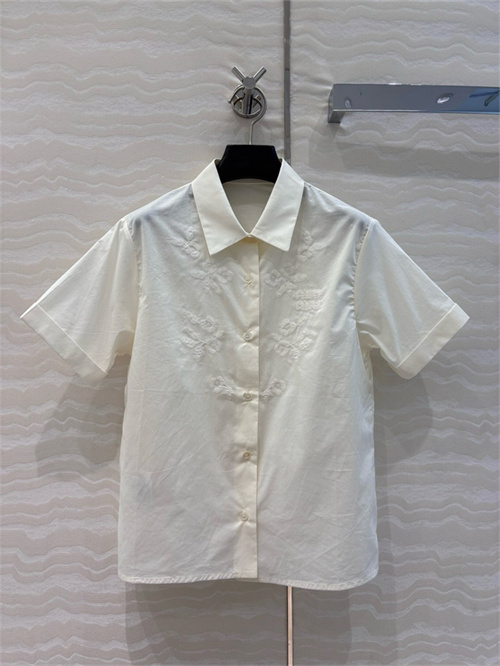 미우미우 반팔 셔츠 M62806 2025/신상