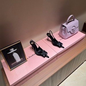 생로랑 여성용 슬리퍼 (굽높이9.5CM) Y62749-1 2025/신상