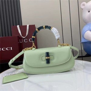 구찌 뱀부 미디엄 토트백 827750 2025/신상