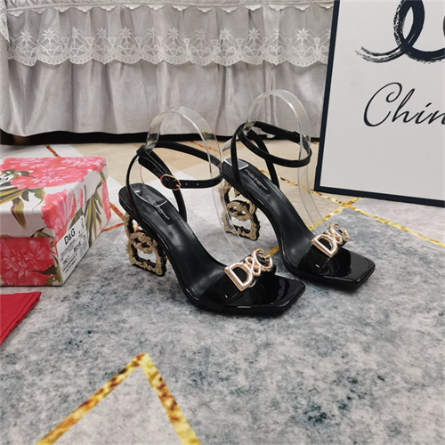 돌체앤가바나 여성용 샌들 (굽높이6CM) D76656-2 2025/신상