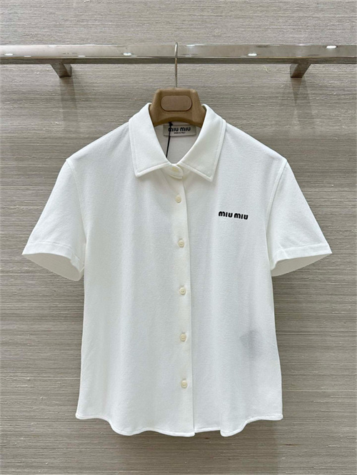 미우미우 반팔 셔츠 M61907 2025/신상