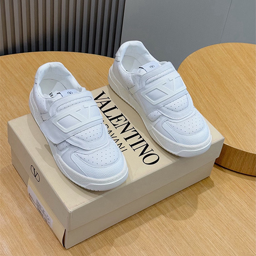 발렌티노 남여공용 스니커즈 V76658-1 2025/신상