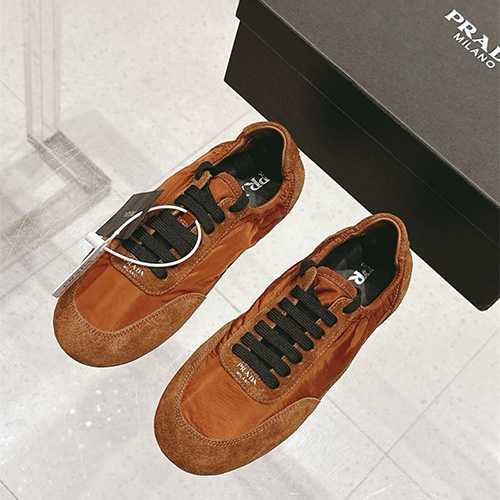 프라다 여성용 스니커즈 P68143-1 2025/신상
