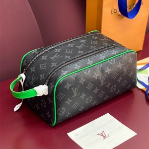 루이비통 돕 키트 파우치백 M15246 2025/신상