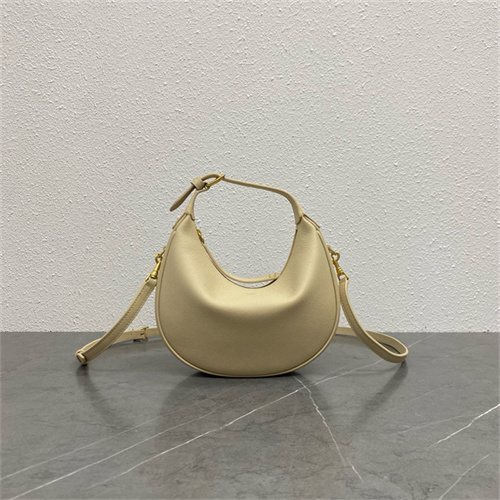 셀린느 숄더백 119599 2025/신상