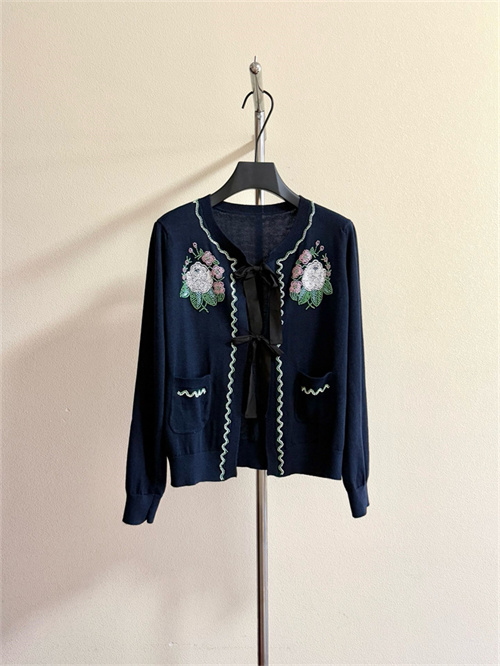 발렌티노 긴팔 가디건 V42995 2025/신상