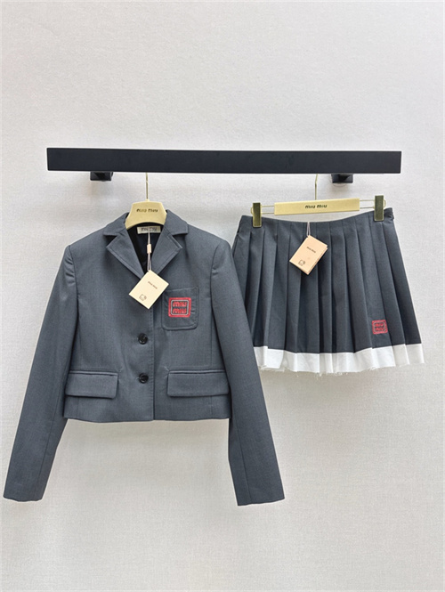 미우미우 양복 자켓 스커트 세트 M25705 2025/신상