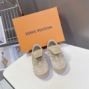 루이비통 남여공용 스니커즈 L94320-1 2025/신상