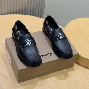 버버리 남성용 로퍼 B78744-1 2025/신상